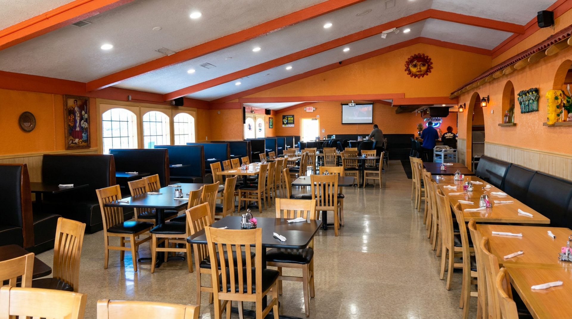 A spacious room built for gathering